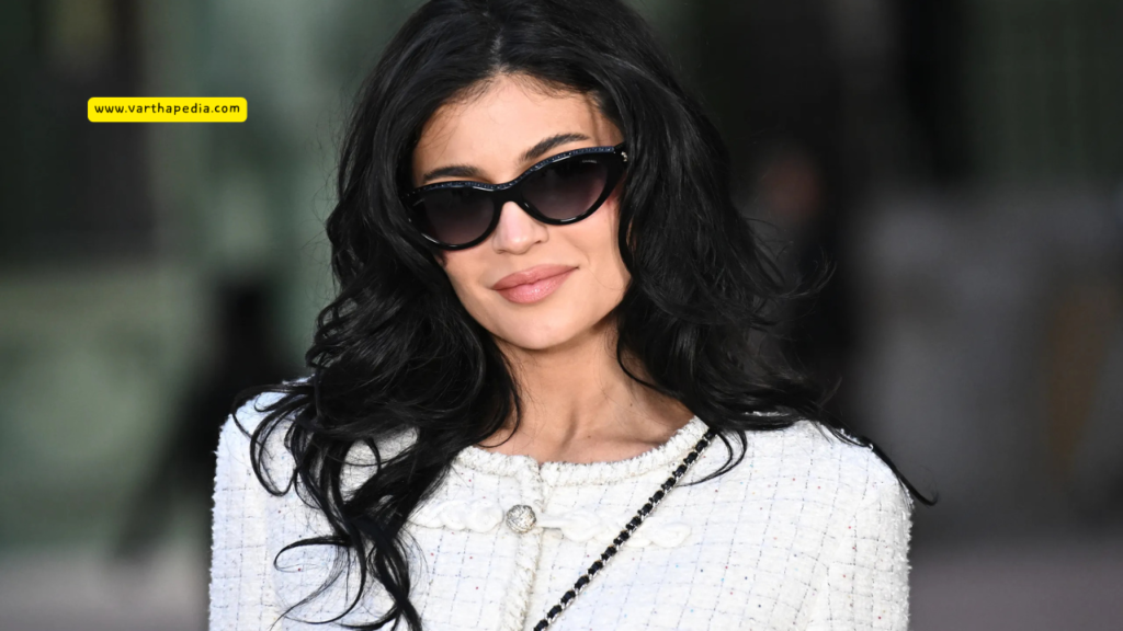 build a billion-dollar business, Expert finance tips, billionaire tips, Kylie Jenner business success, billionaire entrepreneurs, how to build a business, business growth strategies, celebrity entrepreneurs, Kylie Jenner net worth, e-commerce success, branding tips, social media marketing, influencer marketing